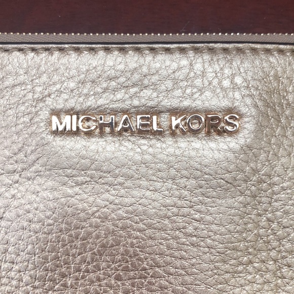 NWT Gold Michael Kors Zip Clutch - Picture 2 of 8